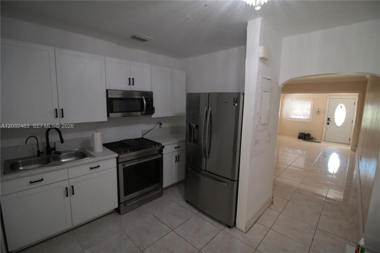359 E 12th St, Hialeah, FL 33010 Photo