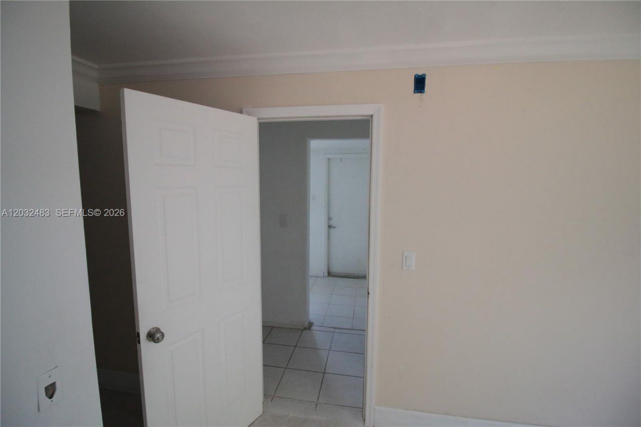359 E 12th St, Hialeah, FL 33010 Photo