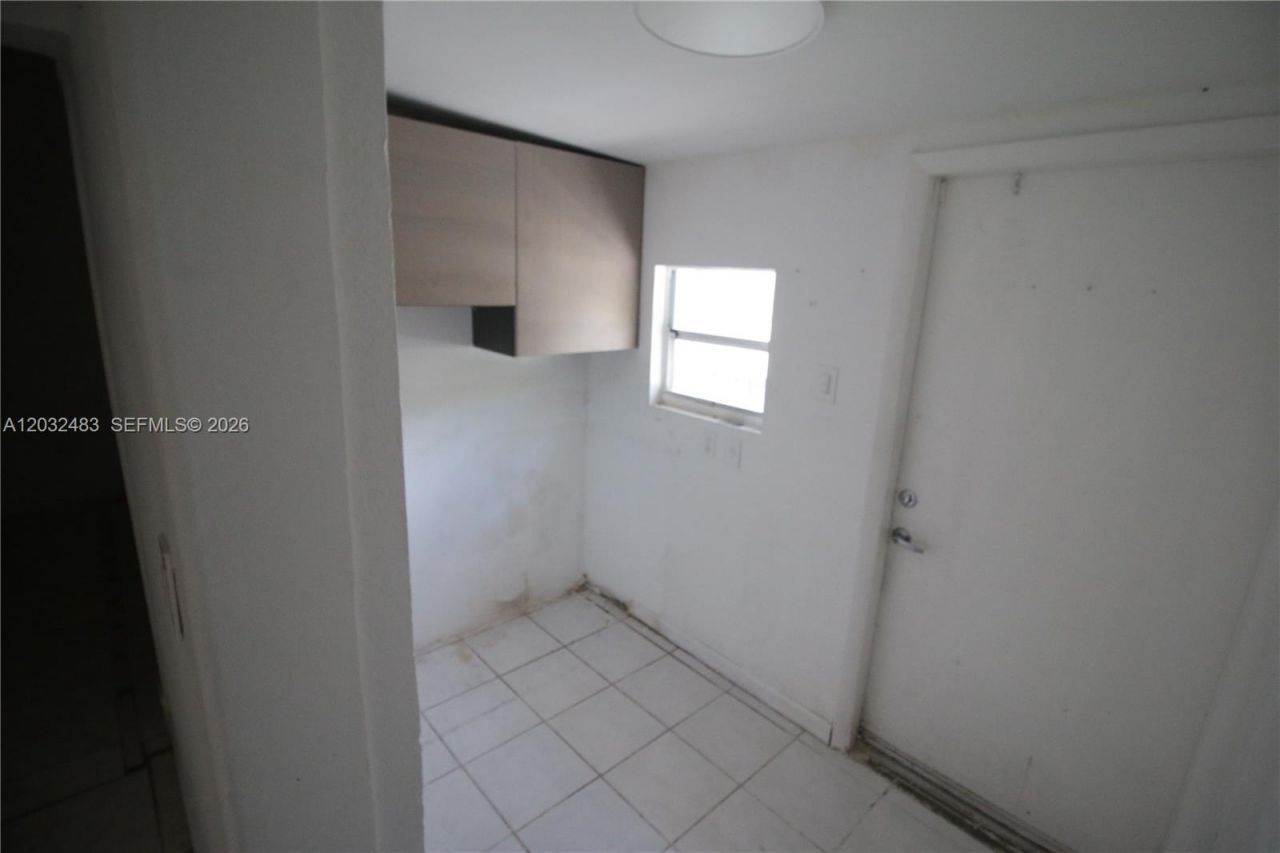 359 E 12th St, Hialeah, FL 33010 Photo