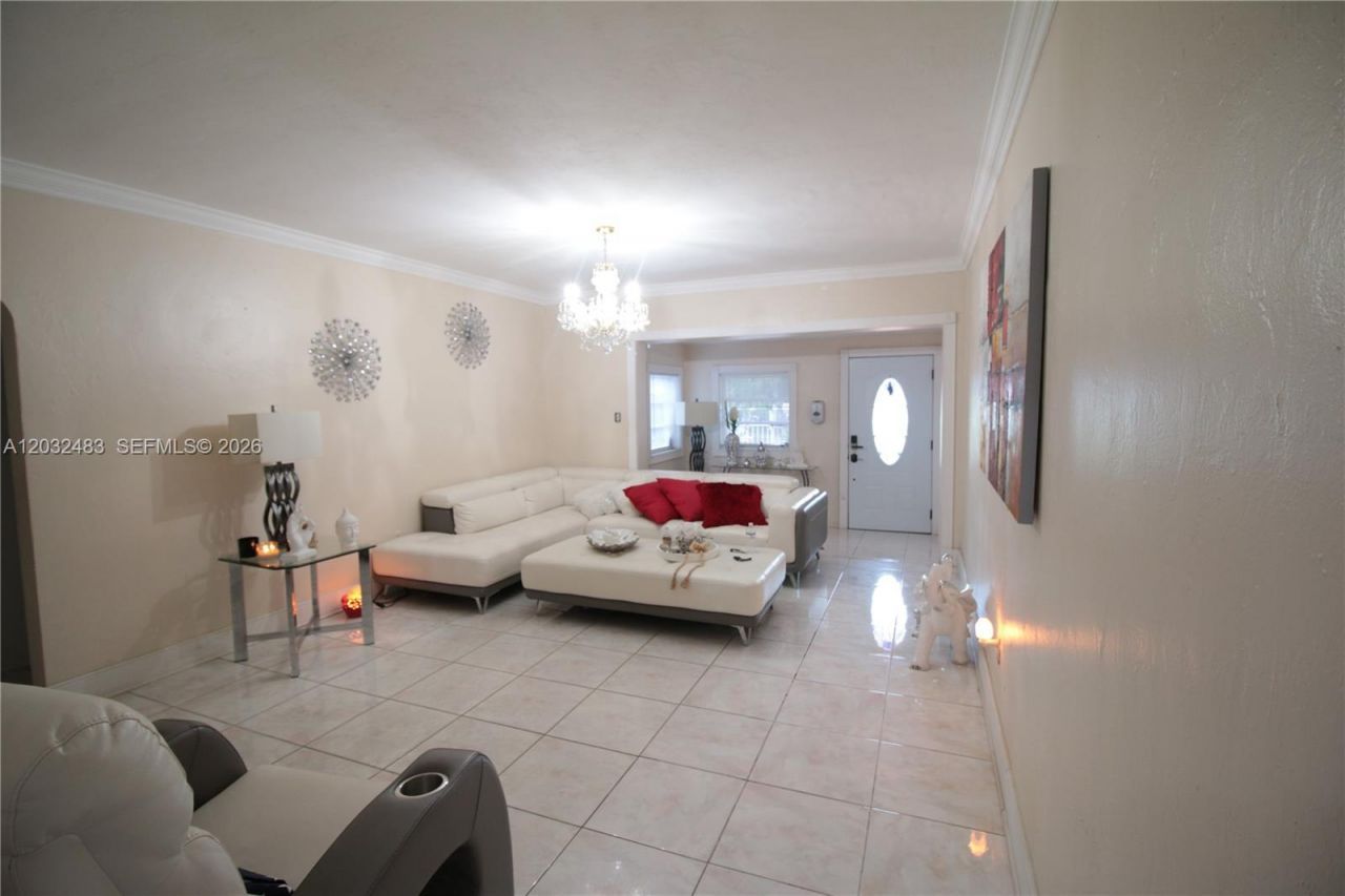 359 E 12th St , Hialeah, FL 33010 Photo