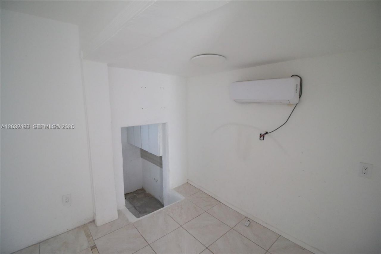 359 E 12th St, Hialeah, FL 33010 Photo