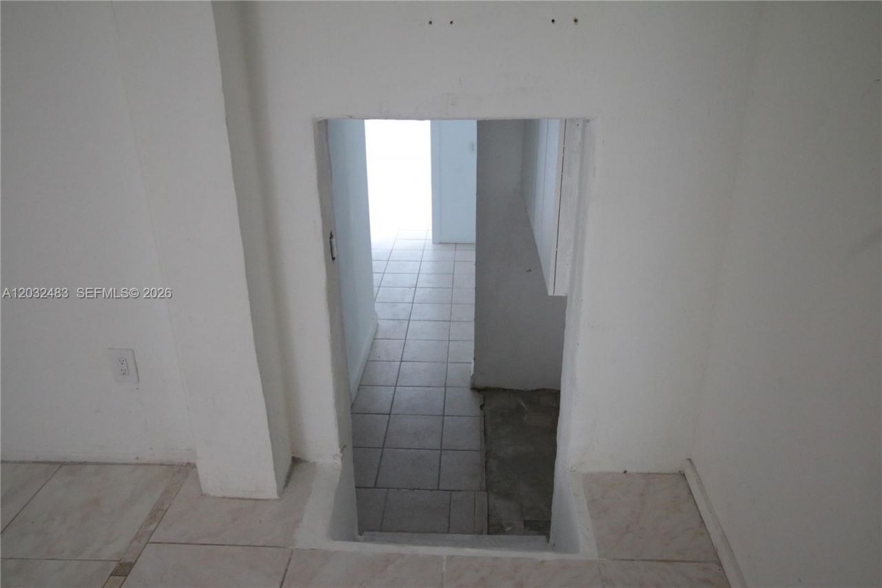 359 E 12th St, Hialeah, FL 33010 Photo