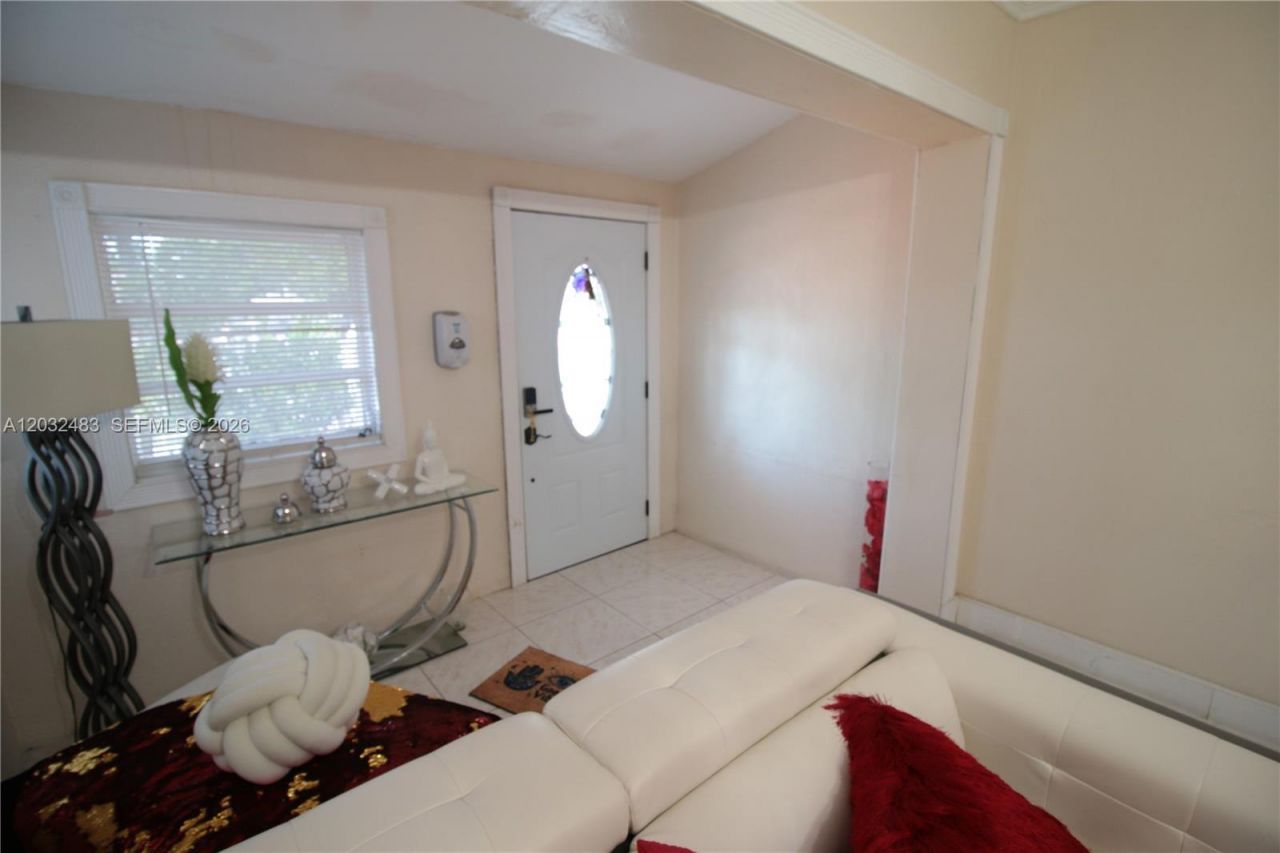 359 E 12th St , Hialeah, FL 33010 Photo