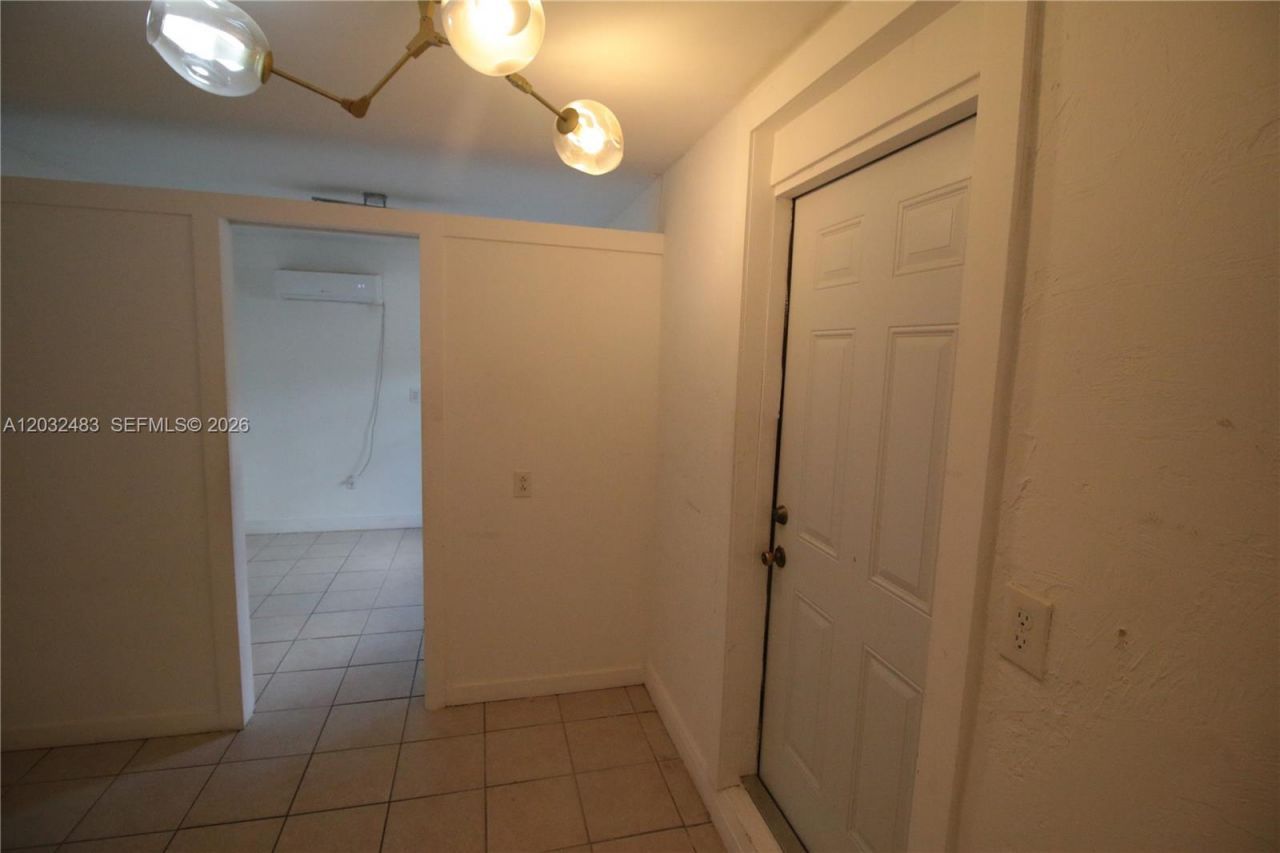 359 E 12th St, Hialeah, FL 33010 Photo