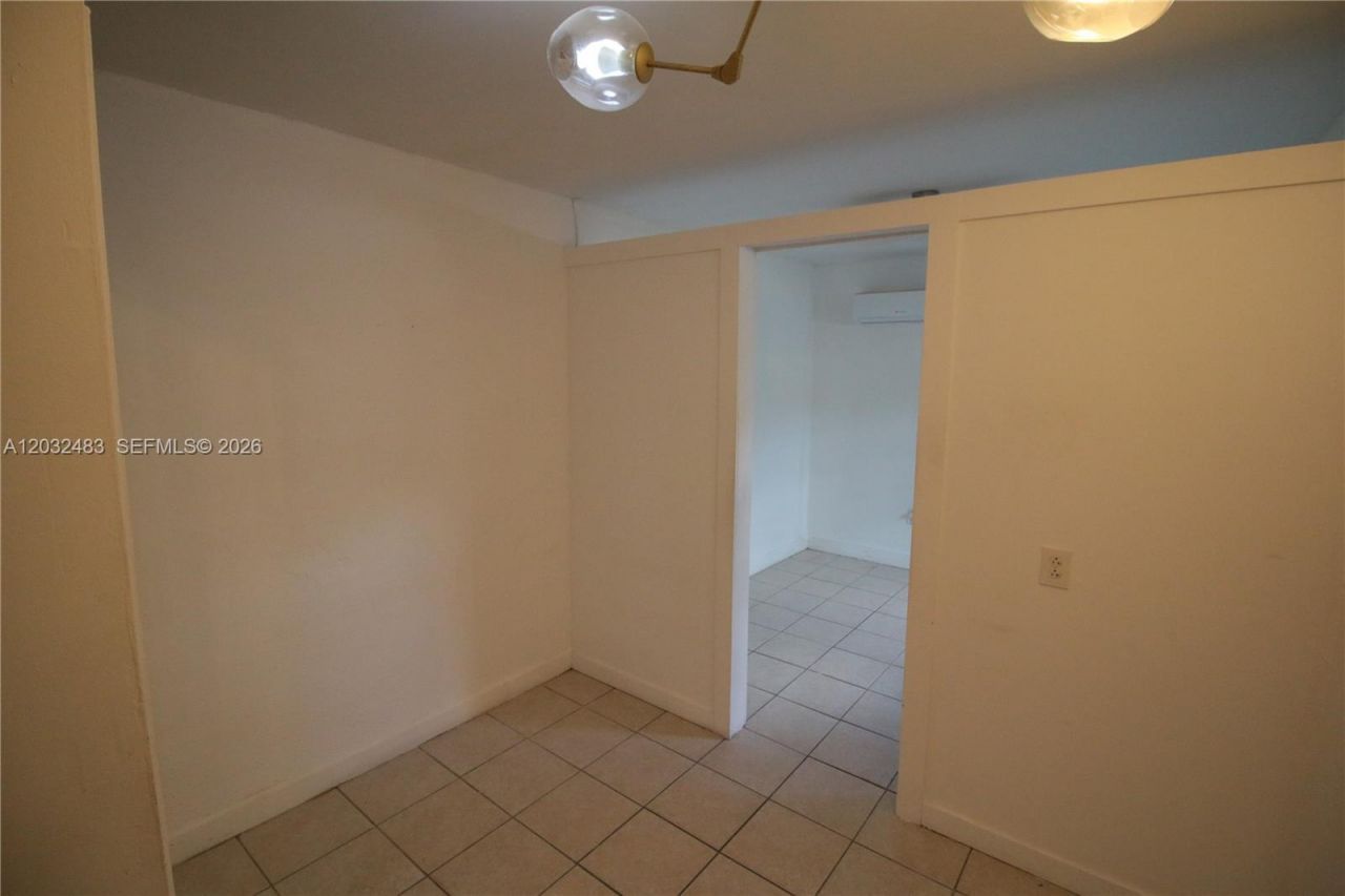 359 E 12th St, Hialeah, FL 33010 Photo
