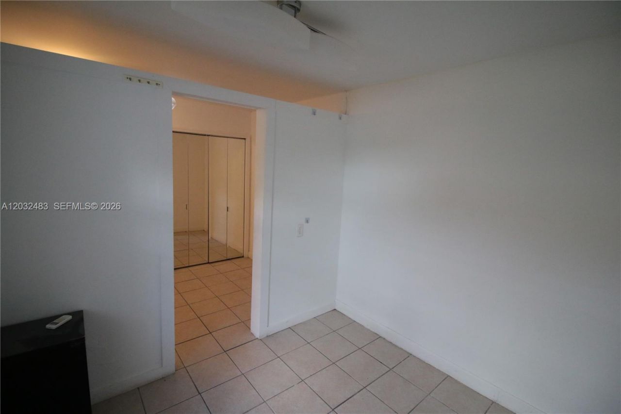359 E 12th St, Hialeah, FL 33010 Photo