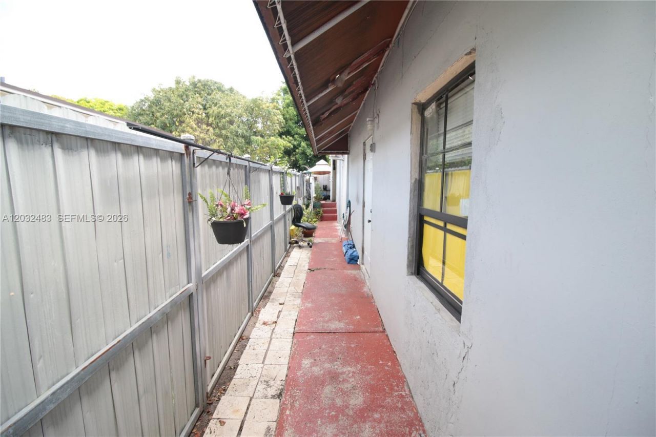 359 E 12th St , Hialeah, FL 33010 Photo
