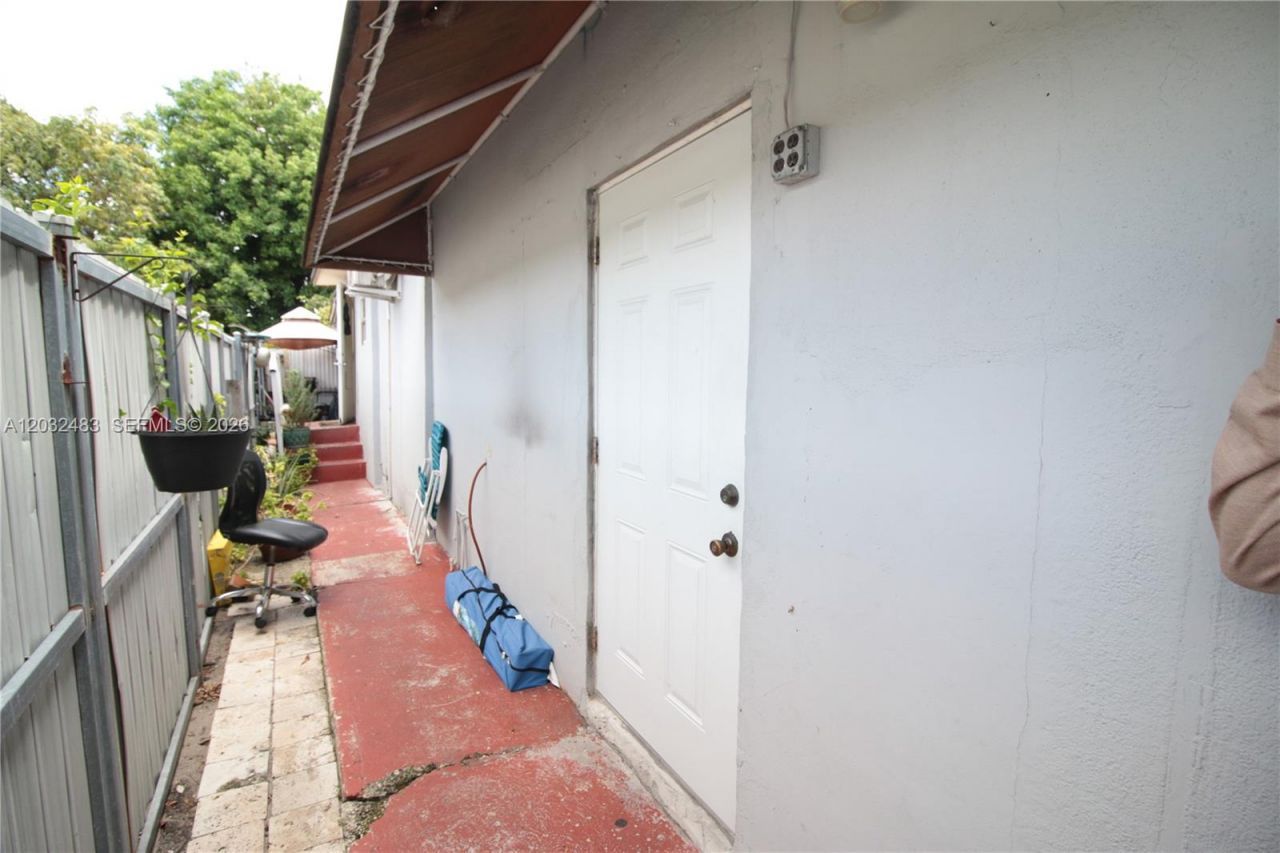 359 E 12th St , Hialeah, FL 33010 Photo
