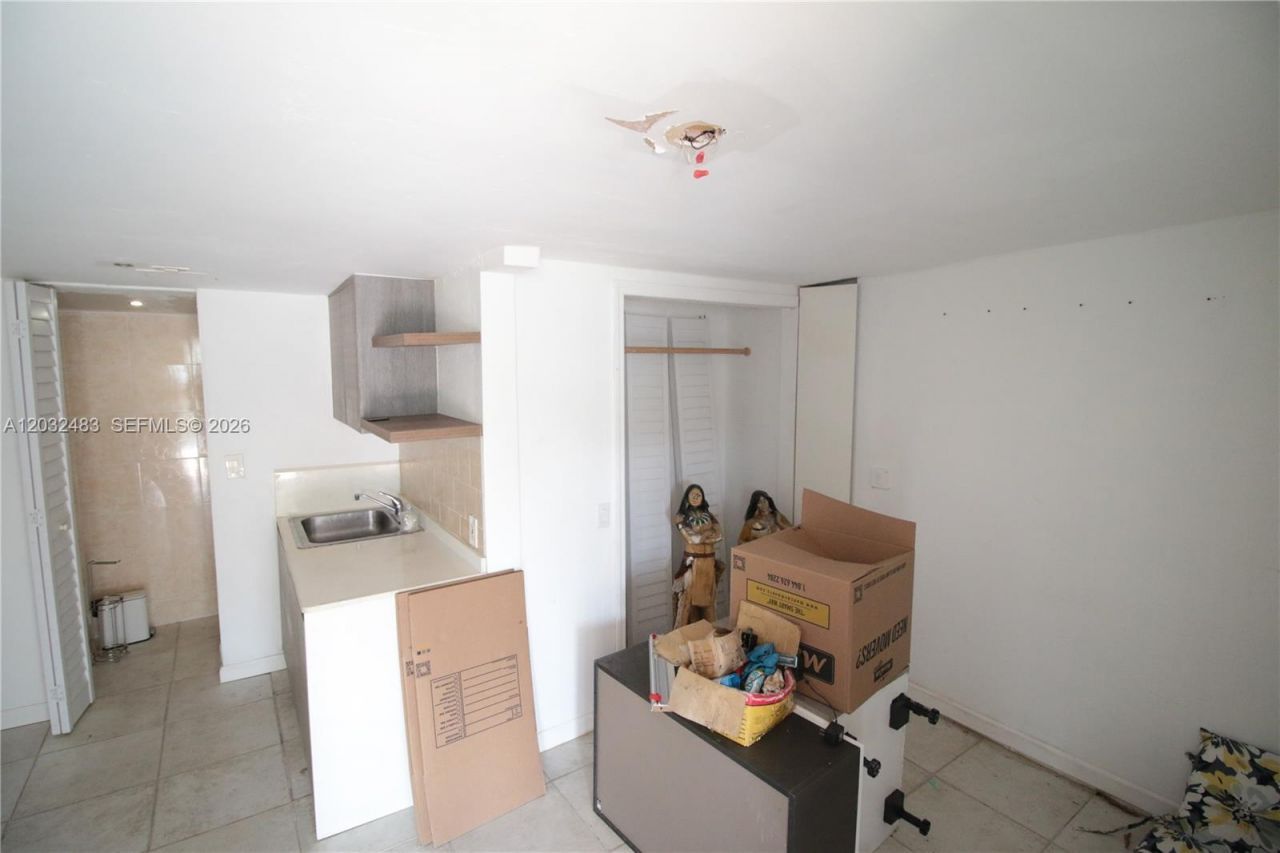 359 E 12th St, Hialeah, FL 33010 Photo
