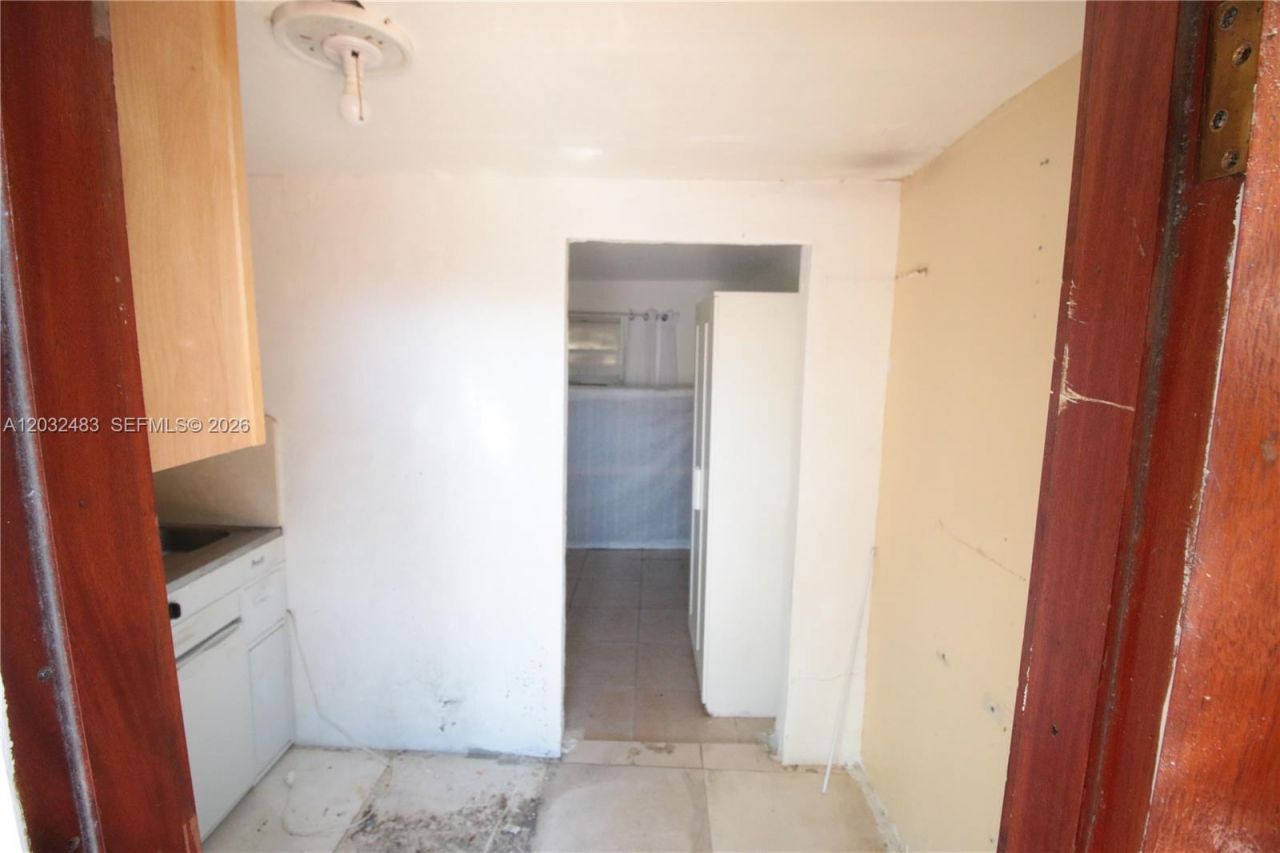 359 E 12th St, Hialeah, FL 33010 Photo