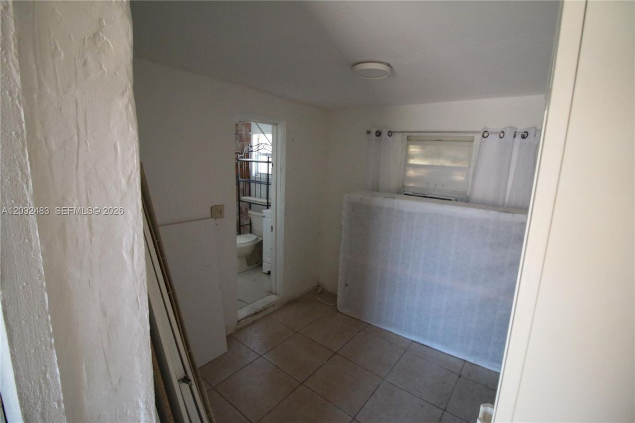 359 E 12th St, Hialeah, FL 33010 Photo