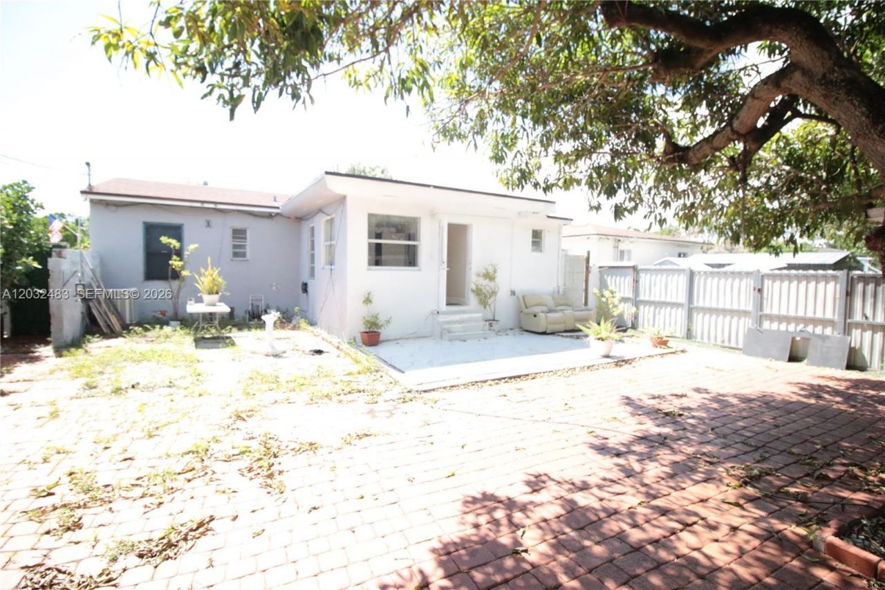 359 E 12th St, Hialeah, FL 33010 Photo