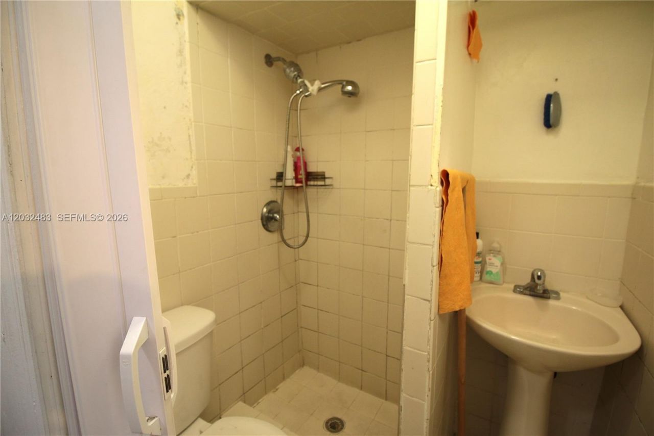 359 E 12th St , Hialeah, FL 33010 Photo