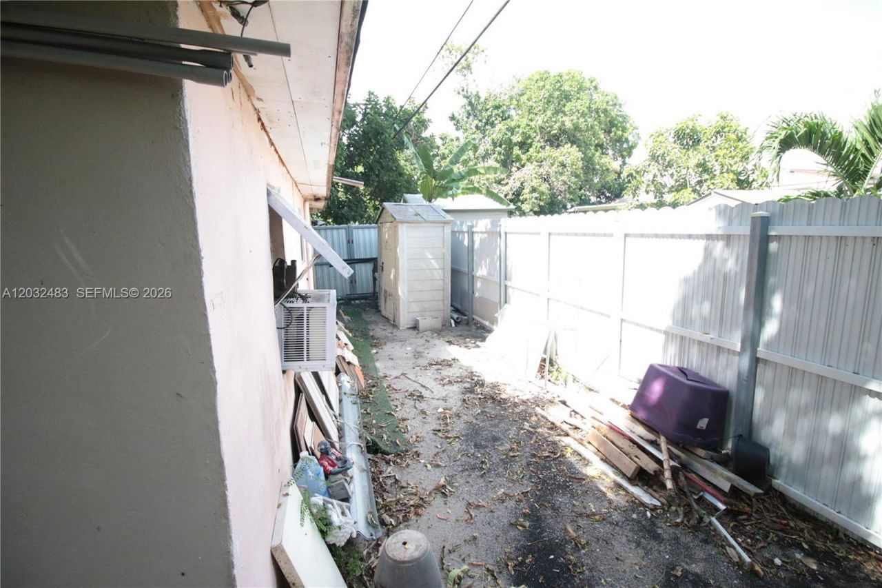 359 E 12th St, Hialeah, FL 33010 Photo