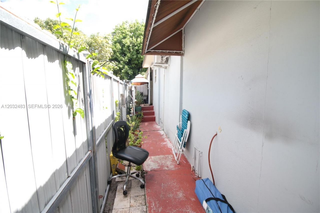 359 E 12th St , Hialeah, FL 33010 Photo