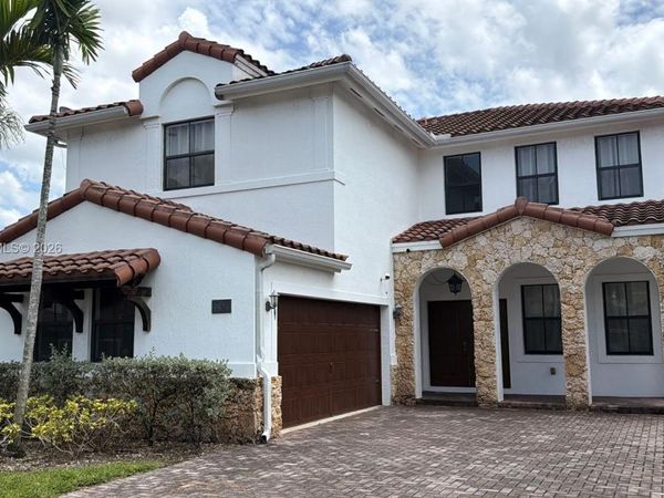 9924 NW 10th Ter , Miami, FL 33172