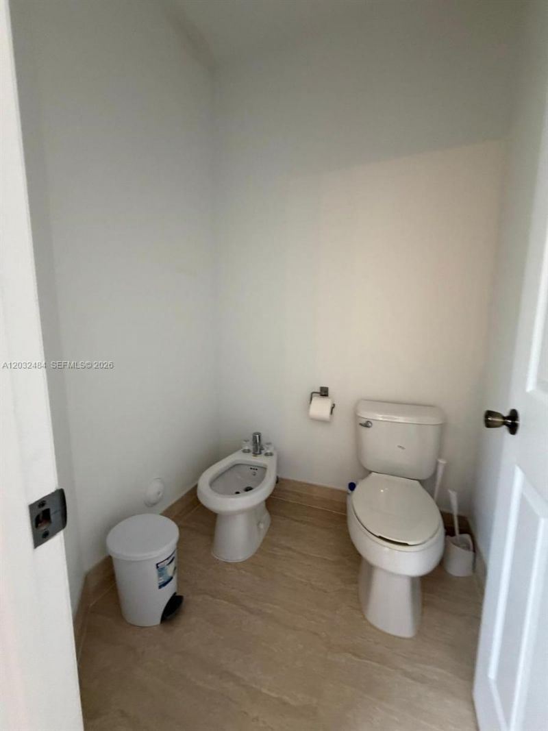 9924 NW 10th Ter , Miami, FL 33172 Photo