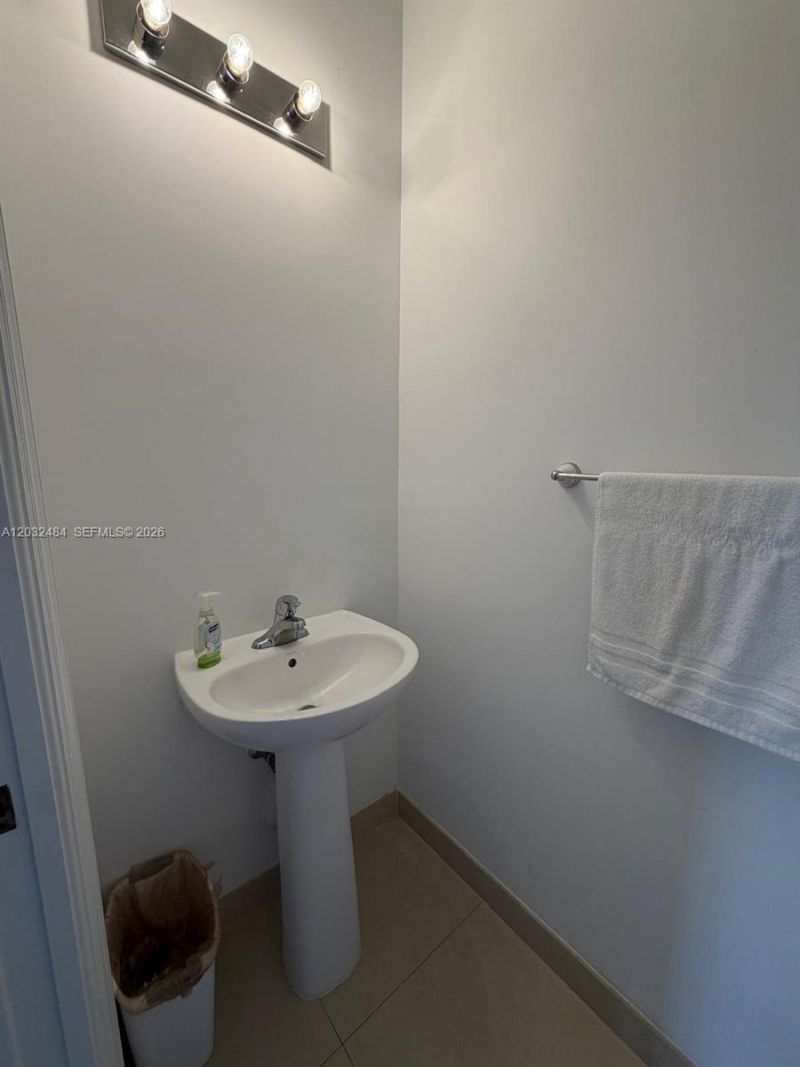 9924 NW 10th Ter , Miami, FL 33172 Photo