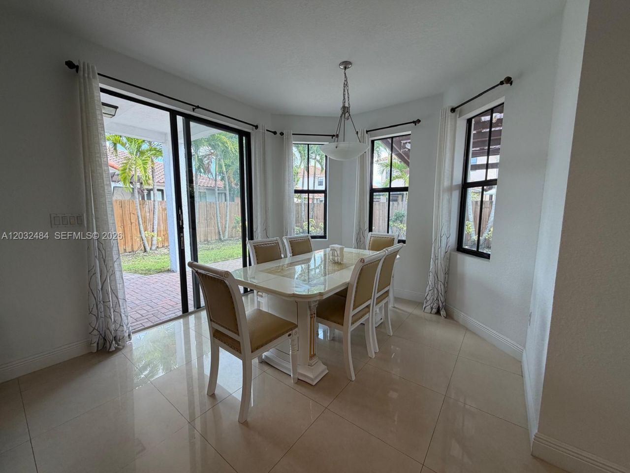 9924 NW 10th Ter , Miami, FL 33172 Photo