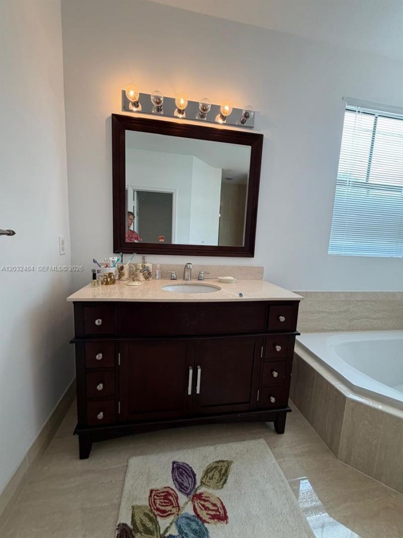 9924 NW 10th Ter , Miami, FL 33172 Photo
