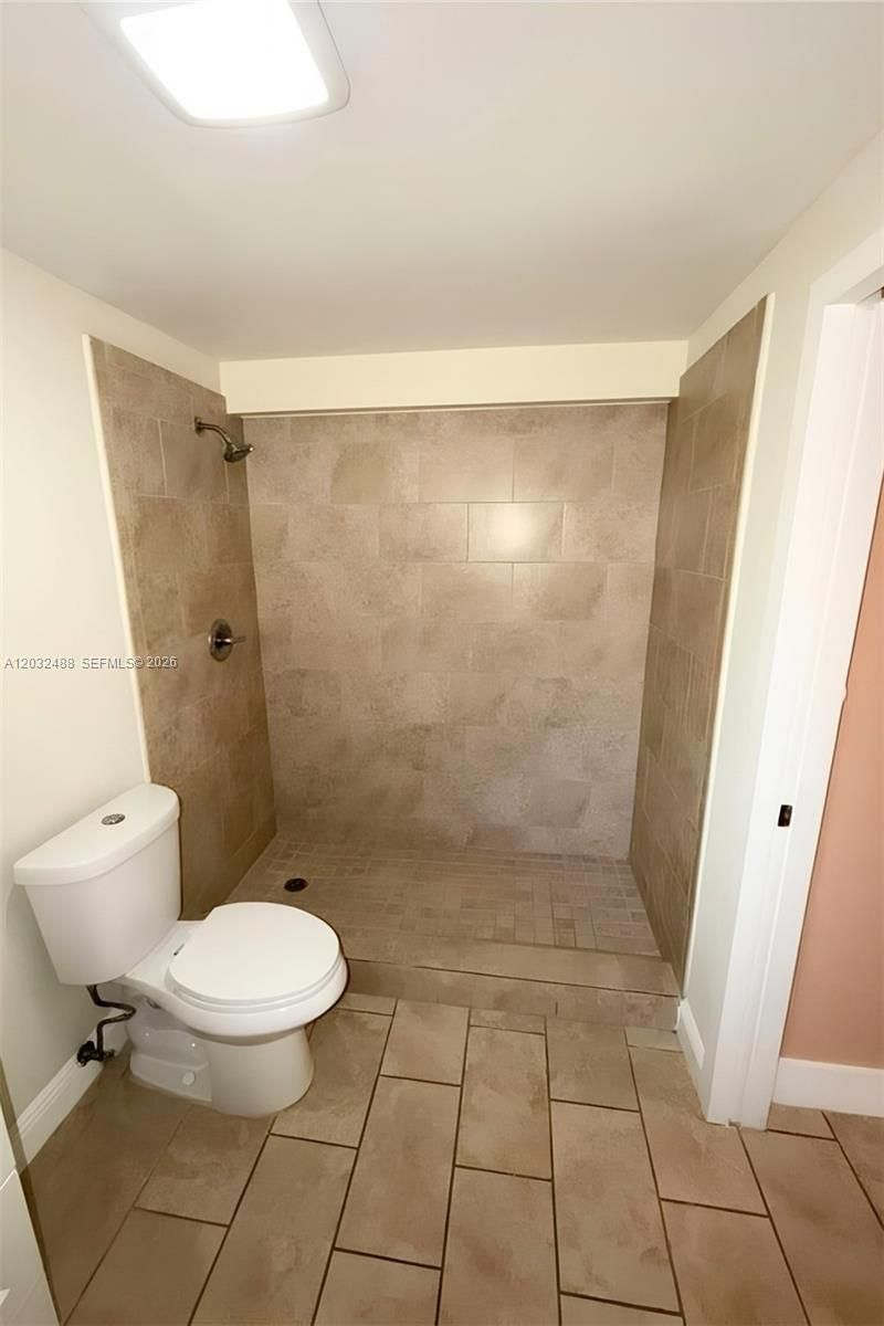 14215 NE 9th Ave , Unit 14215, North Miami, FL 33161 Photo