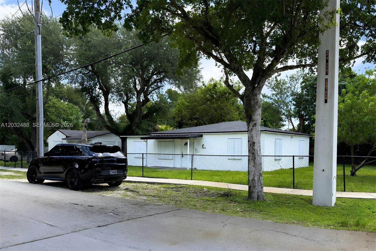 14215 NE 9th Ave , Unit 14215, North Miami, FL 33161 Photo