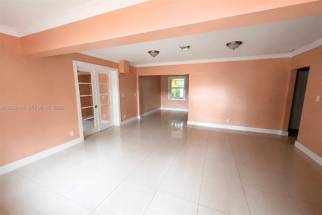 14215 NE 9th Ave , Unit 14215, North Miami, FL 33161 Photo