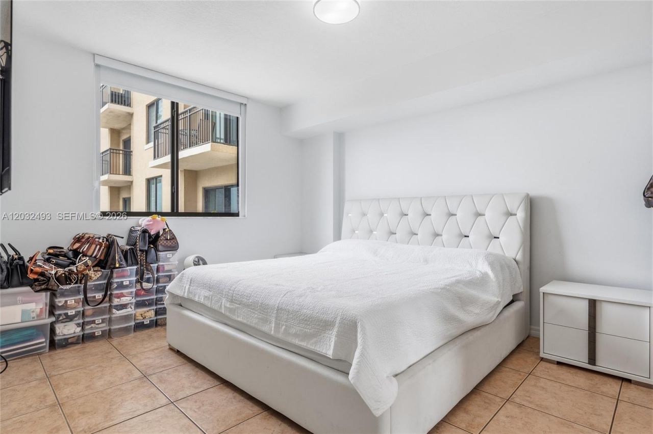 4242 NW 2nd St , Unit 1001, Miami, FL 33126 Photo