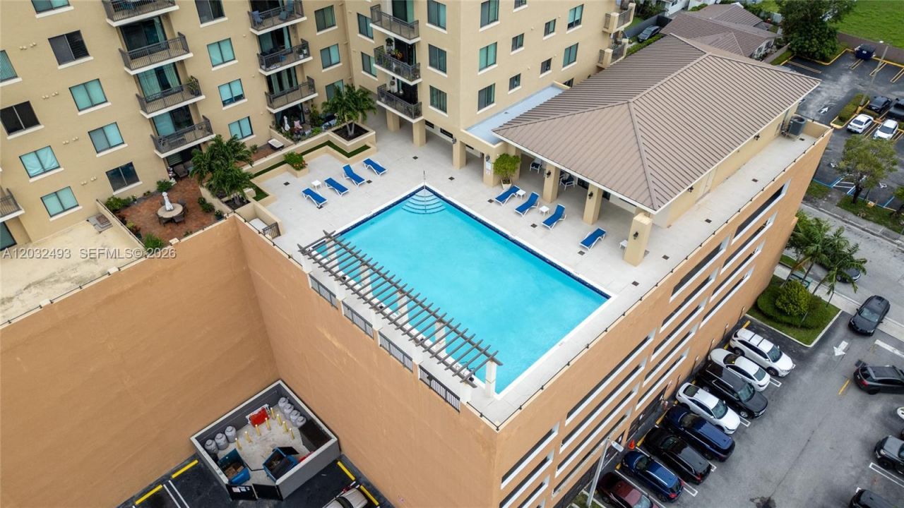 4242 NW 2nd St , Unit 1001, Miami, FL 33126 Photo