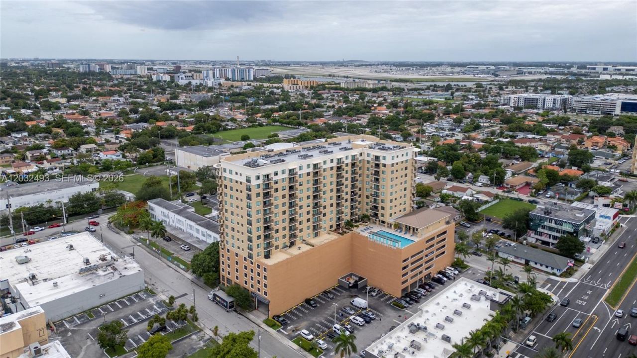 4242 NW 2nd St , Unit 1001, Miami, FL 33126 Photo