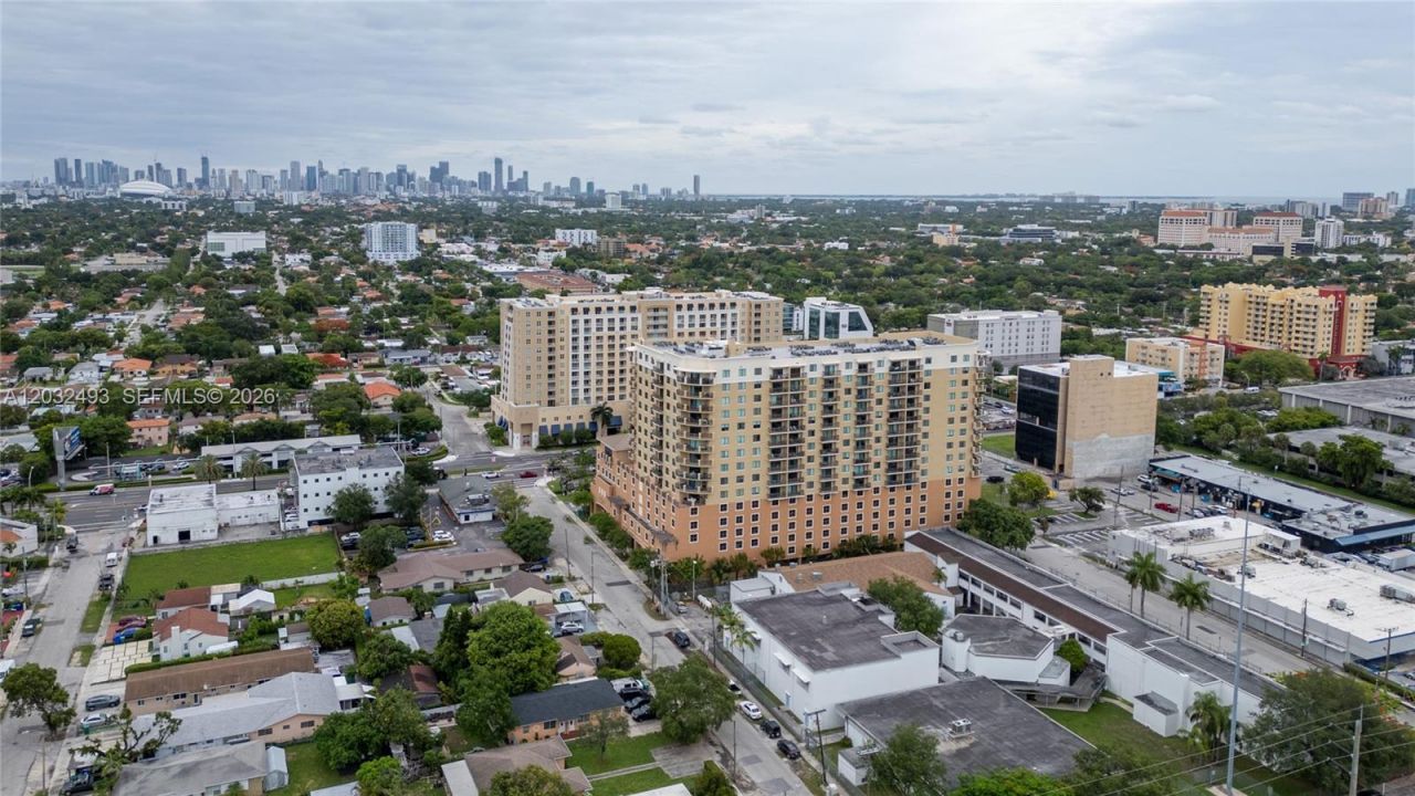 4242 NW 2nd St , Unit 1001, Miami, FL 33126 Photo