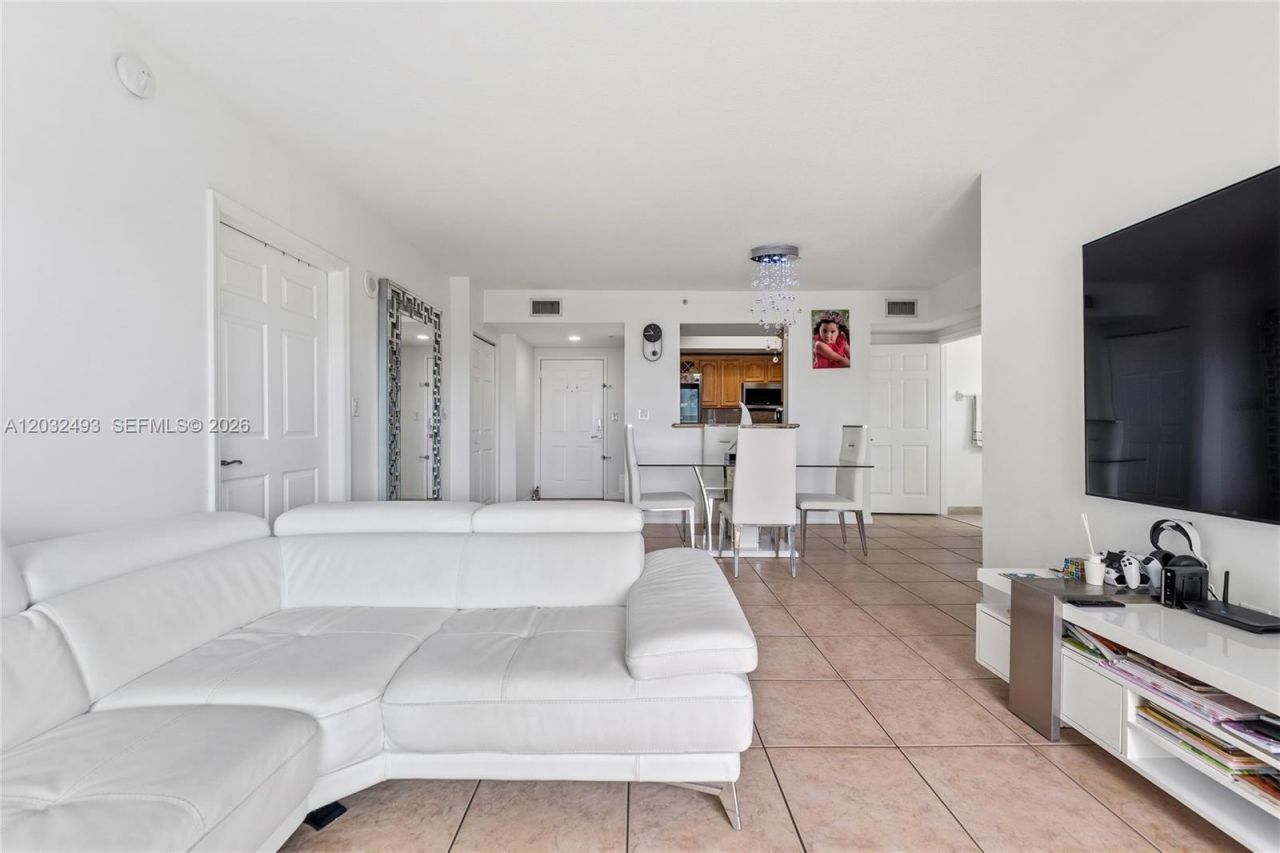4242 NW 2nd St , Unit 1001, Miami, FL 33126 Photo
