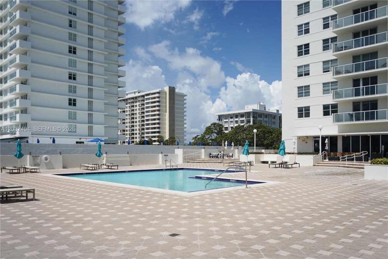 5701 Collins Ave , Unit 1711, Miami Beach, FL 33140 Photo