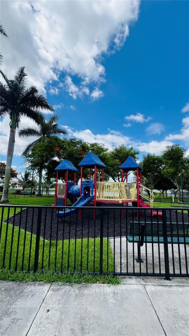 3355 W 90th Ter , Hialeah, FL 33018 Photo