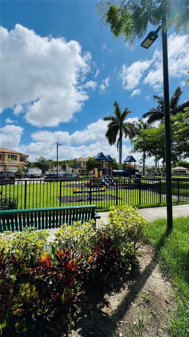3355 W 90th Ter , Hialeah, FL 33018 Photo