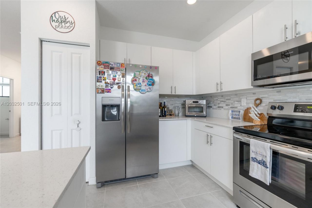 561 NW 204th St , Miami Gardens, FL 33169 Photo