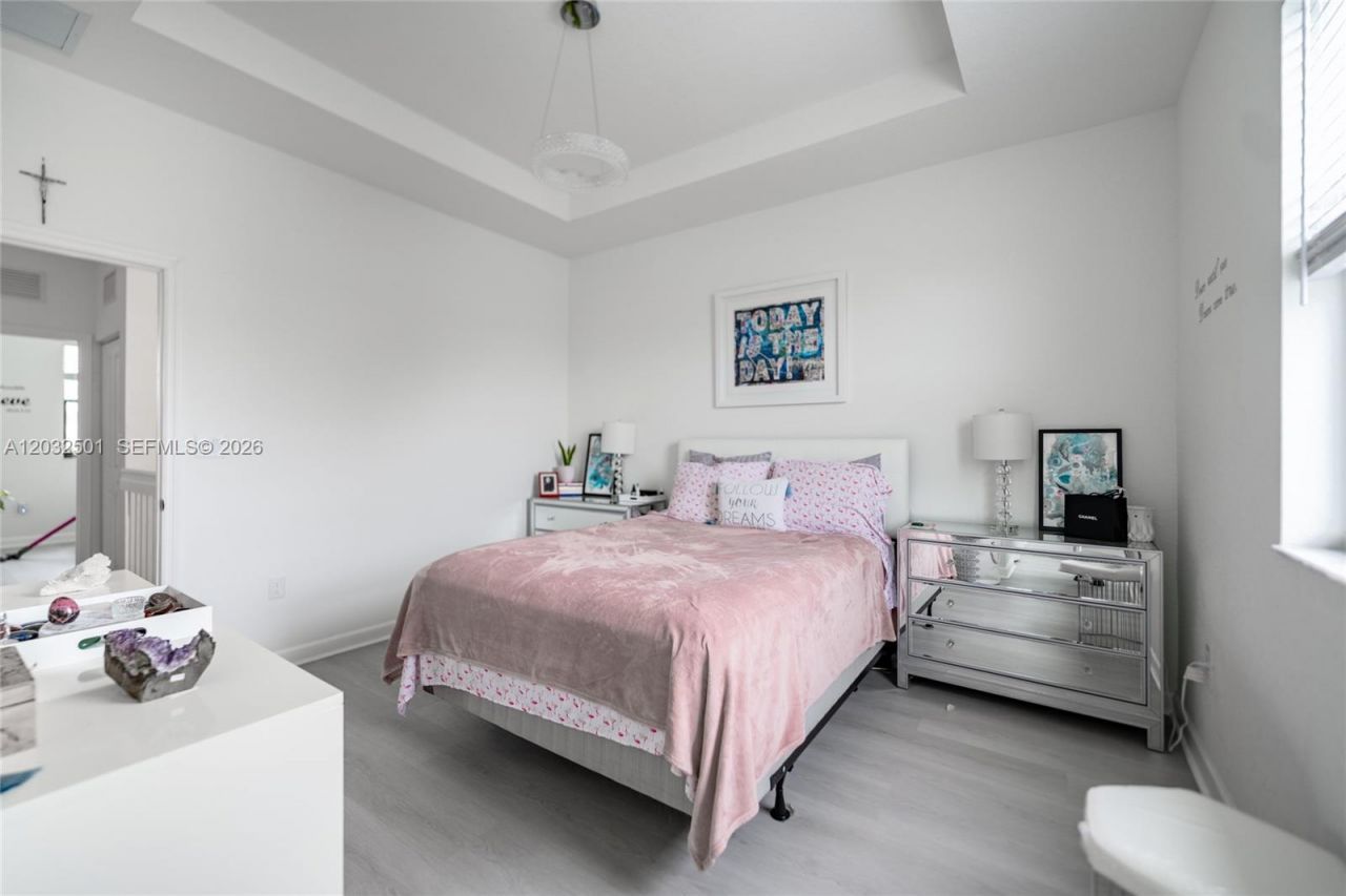 561 NW 204th St , Miami Gardens, FL 33169 Photo