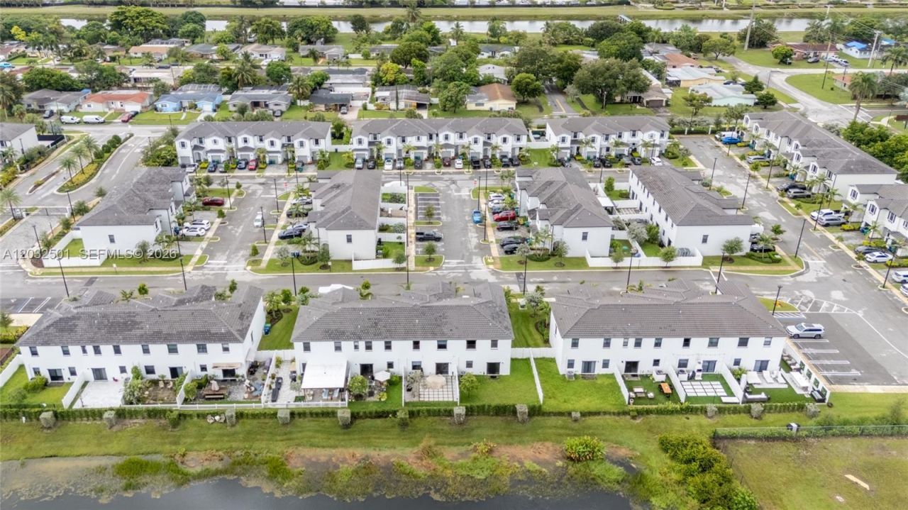 561 NW 204th St , Miami Gardens, FL 33169 Photo