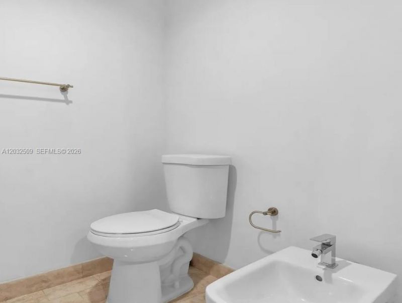1717 N Bayshore Dr , Unit A-1533, Miami, FL 33132 Photo