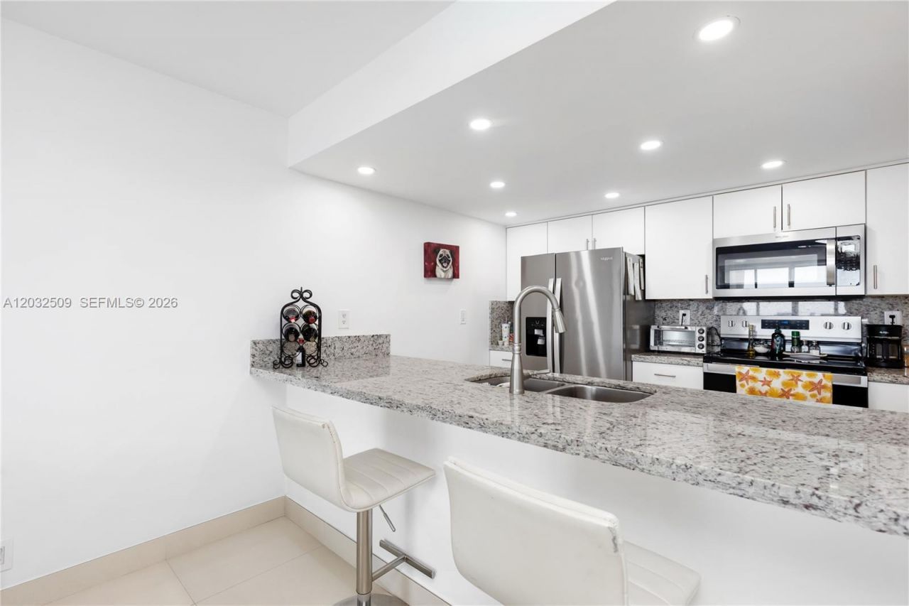 1717 N Bayshore Dr, Unit A-1533, Miami, FL 33132 Photo
