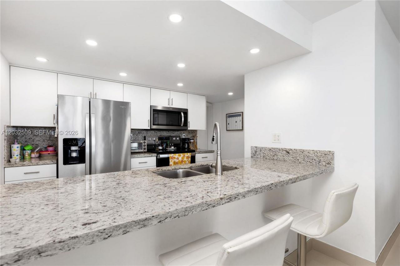 1717 N Bayshore Dr, Unit A-1533, Miami, FL 33132 Photo