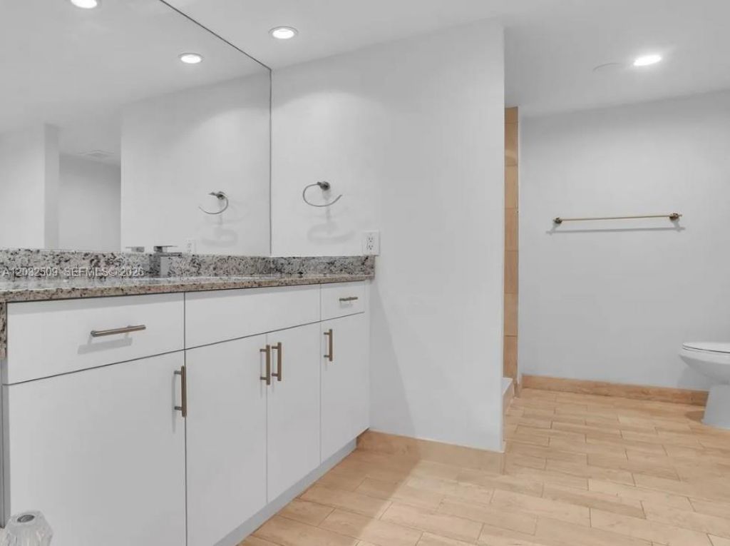 1717 N Bayshore Dr , Unit A-1533, Miami, FL 33132 Photo