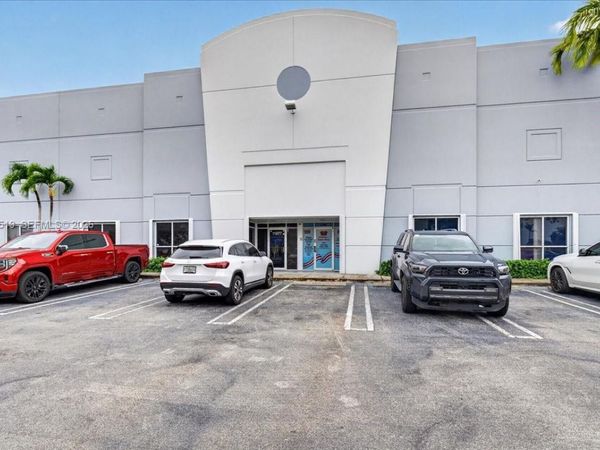 11077 NW 122nd St , Unit 11, Medley, FL 33178