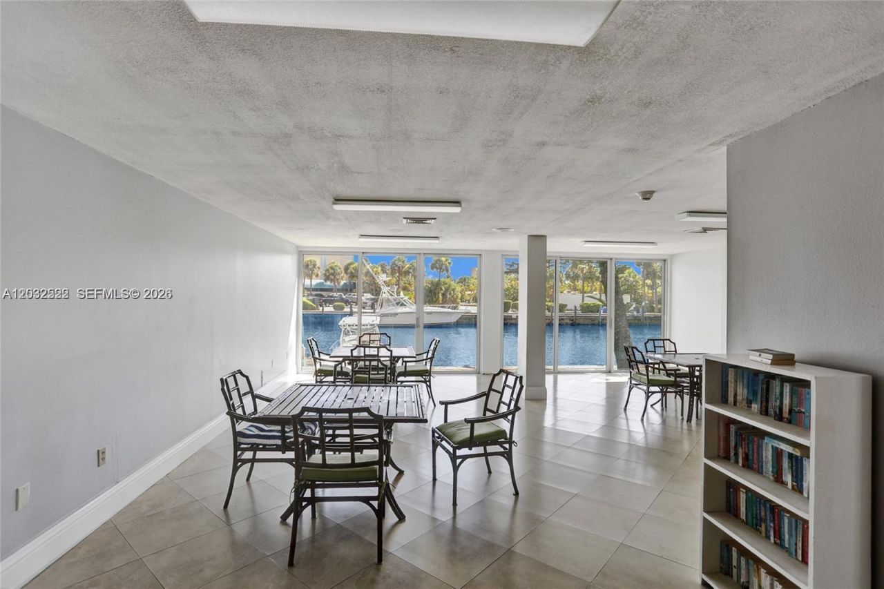 13155 Ixora Ct , Unit 202, North Miami, FL 33181 Photo