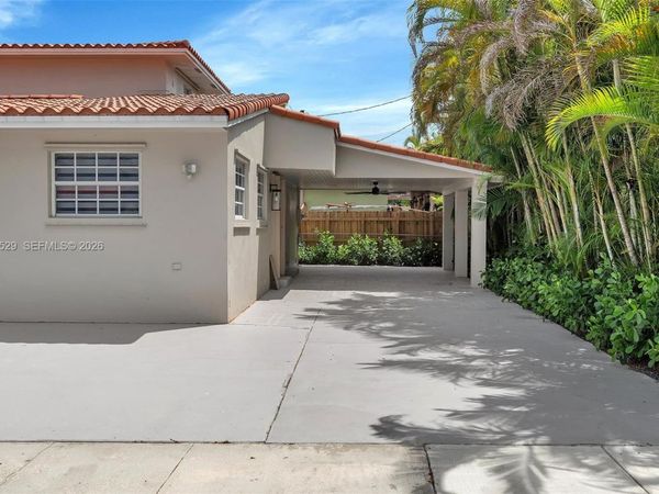 424 W 13th St , Hialeah, FL 33010