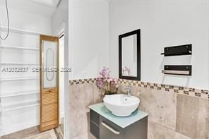 2199 NE 182nd St , Unit 1, North Miami Beach, FL 33162 Photo
