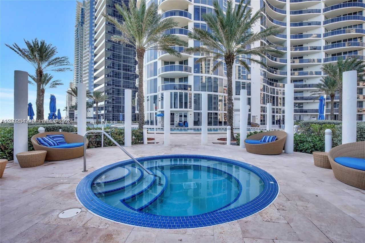 17201 Collins Ave, Unit 1203, Sunny Isles Beach, FL 33160 Photo