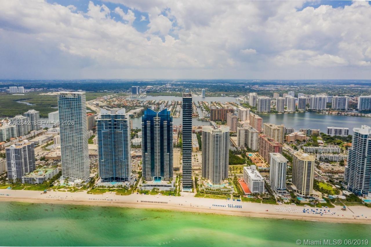 17201 Collins Ave# Den , Unit 1203, Sunny Isles Beach, FL 33160 Photo