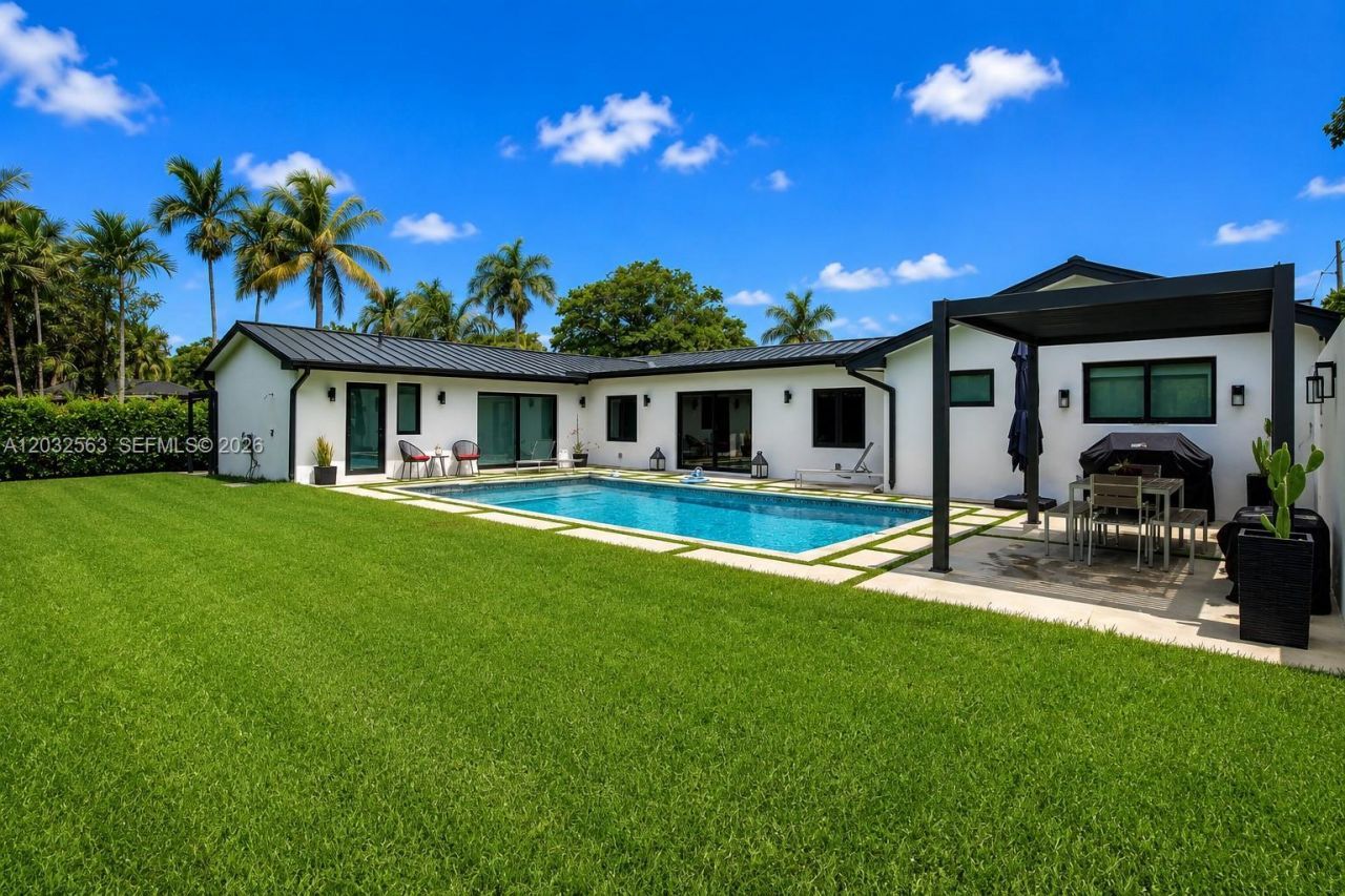 8700 SW 175th St, Palmetto Bay, FL 33157 Photo