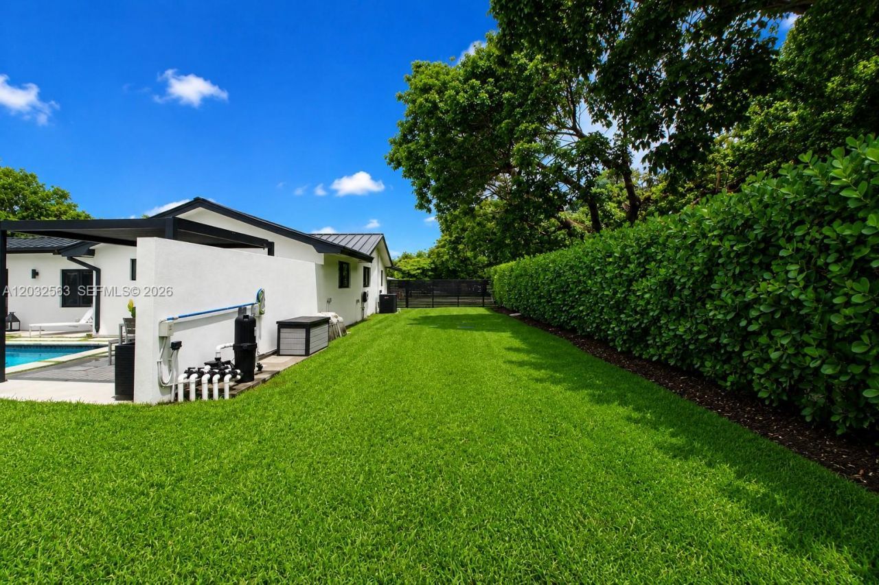 8700 SW 175th St, Palmetto Bay, FL 33157 Photo